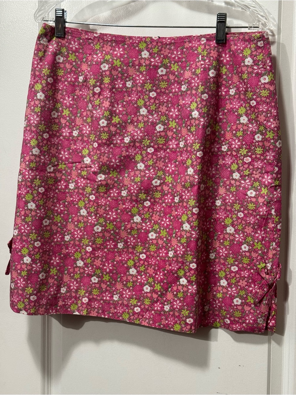 Lilly Pulitzer Pink Floral Mini Skirt with Side Bows size 14, W 16”, L 21” NWOT